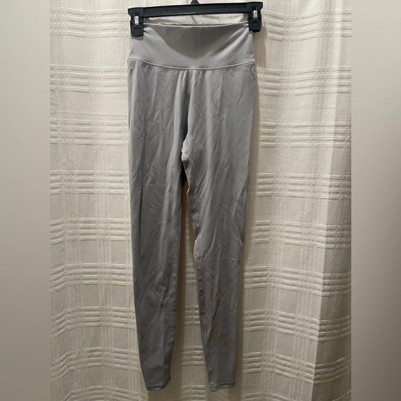 Alphalete alphalux light gray leggings - Picture 1 of 12